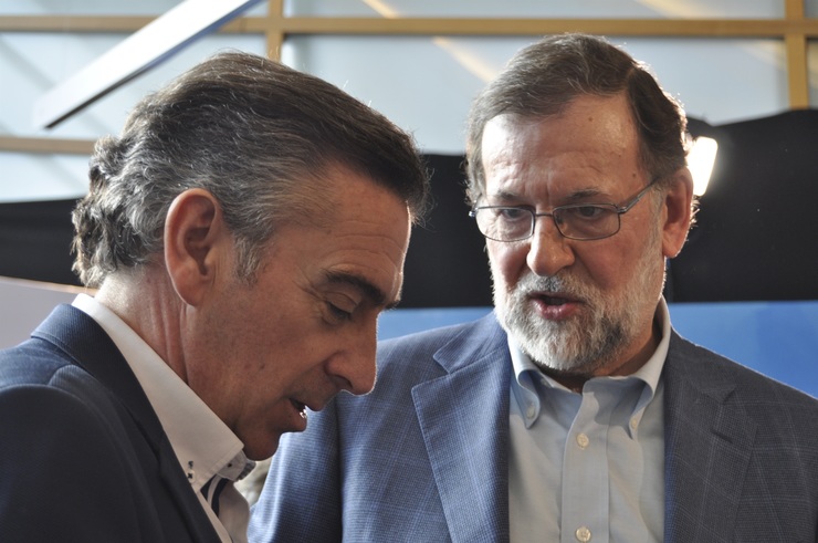 O presidente do Goberno de España, Mariano Rajoy, con Luís María Beamonte. 
