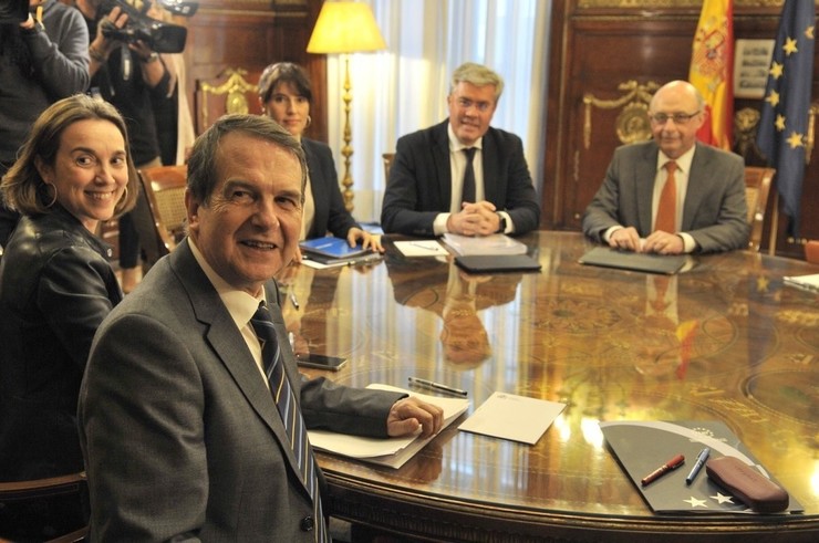 O ex ministro Montoro reúnese coa FEMP