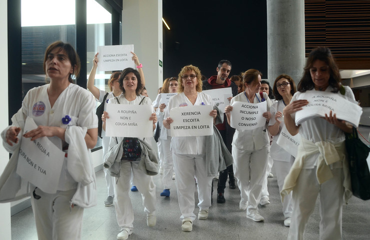 Protesta dos traballadores do servizo de limpeza do Hospital Álvaro Cunqueiro de Vigo 
