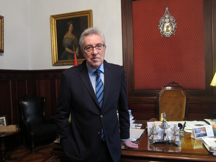 O presidente do TSXG, Miguel Ángel Cadenas,  nunha entrevista