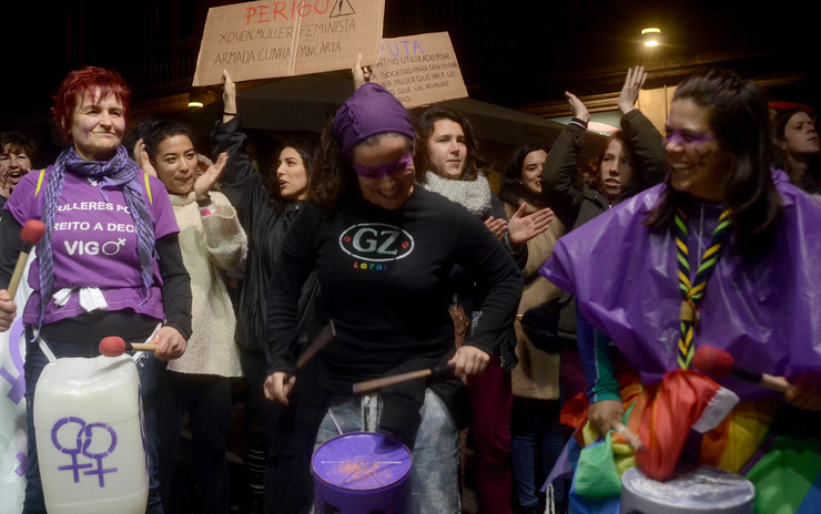 Masiva manifestación en Vigo na xornada de folga feminista do 8 de marzo, Día da Muller 