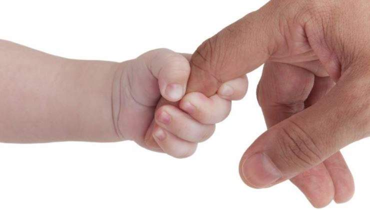 O PP votou no Congreso en contra de igualar a paternidade e a maternidade 