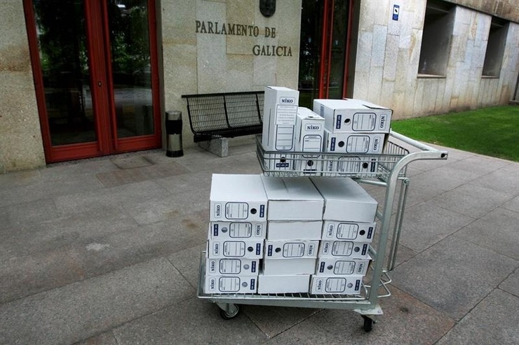 Documentación da comisión de caixas no Parlamento de Galicia / Europa Press