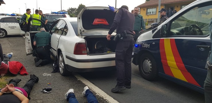 Vehículo empregado nun atraco a unha xoiaría en Ordes (A Coruña).