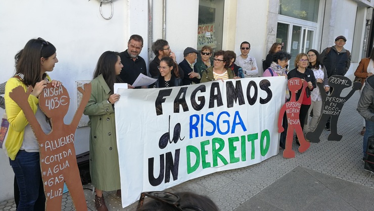 Unhas 18 organizacións concéntranse pola renda de integración social 