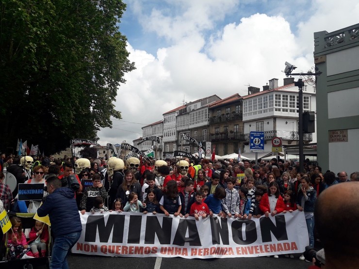 Manifestación en Santiago contra a Mina de Touro - O Pino 