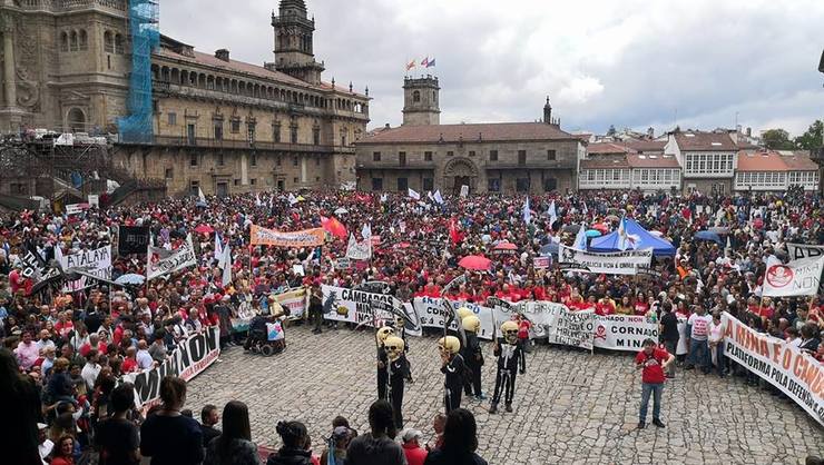 Manifestación histórica en Santiago en contra da Mina de Touro-O Pino 