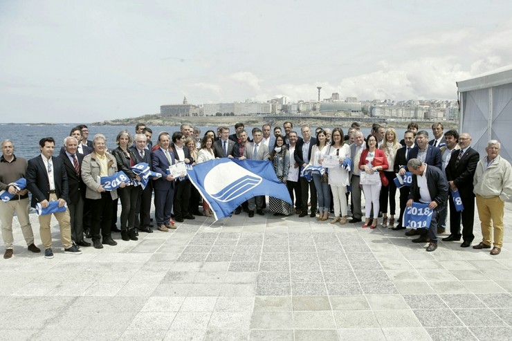 O presidente da Xunta na entrega de bandeiras azuis na Coruña. 