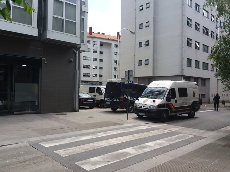 Despregamento policial por operativo antodroga na Coruña.