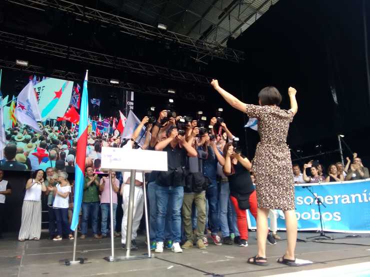 Ana Pontón antes de comezar o seu discurso no Día da Patria