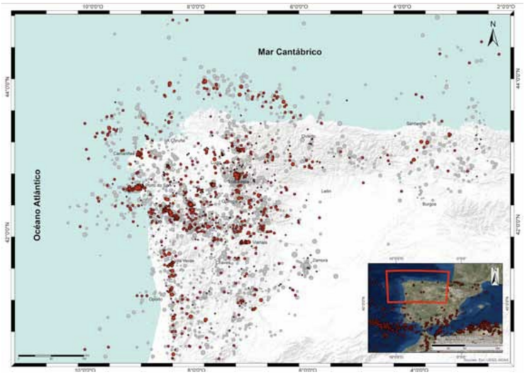 Sismicidad no noroeste peninsular. Os puntos en gris mostran os terremotos anteriores ao 28 de agosto de 2011 e en cor vermella os posteriores 