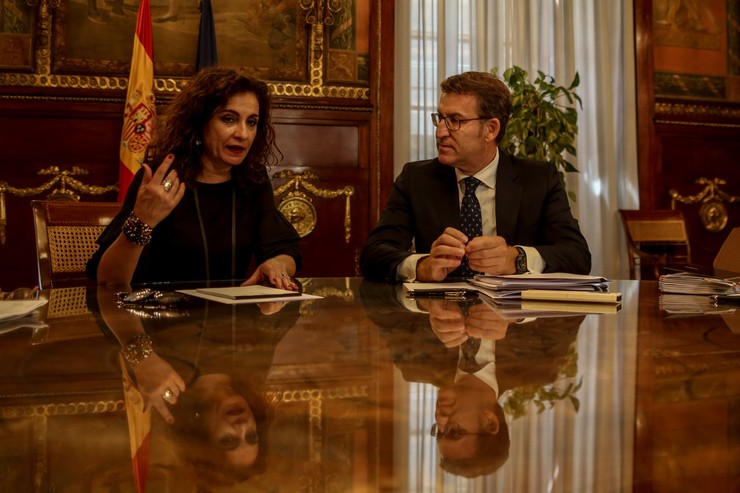A ministra de Facenda, María Jesús Montero, reúnese co presidente da X. Ricardo Rubio - Europa Press 
