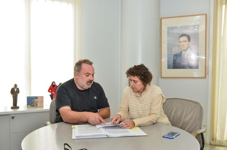 Goretti Sanmartín e o investigador Carlos Babío. DIPUTACIÓN DE A CORUÑA 