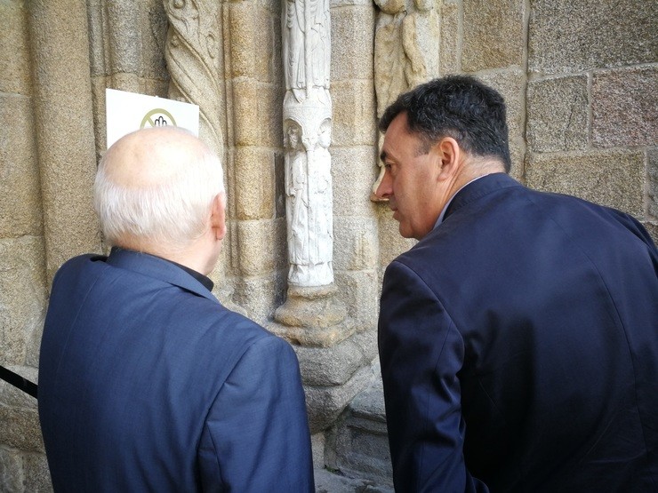 Román Rodríguez visita a restauración da pintada da Catedral de Santiago / Europa Press