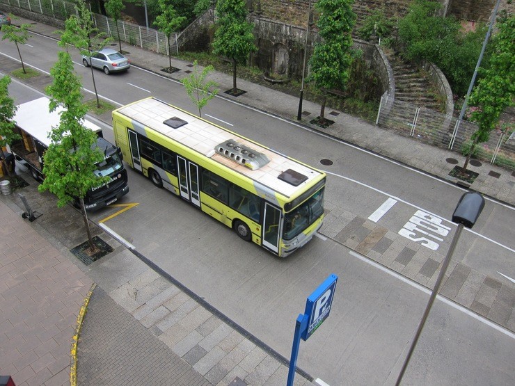 Autobús urbano en Santiago viaxeiros autobús. EUROPA PRESS - Archivo 