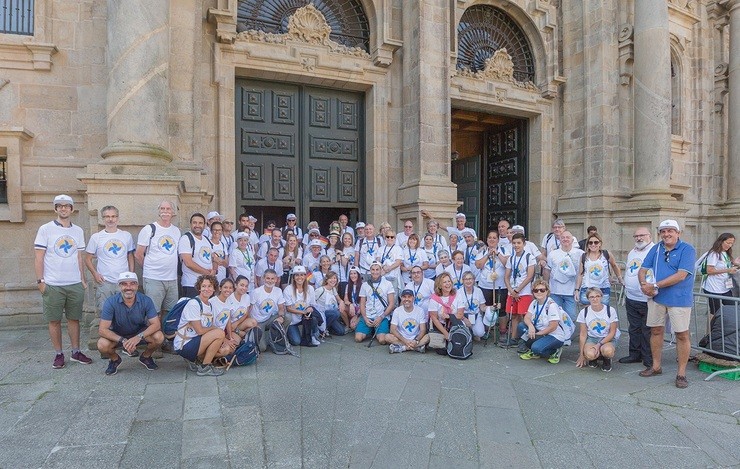 Chegada dos Alfas en Camiño a Santiago após sete días de peregrinación.. ALFA-1 ESPAÑA 