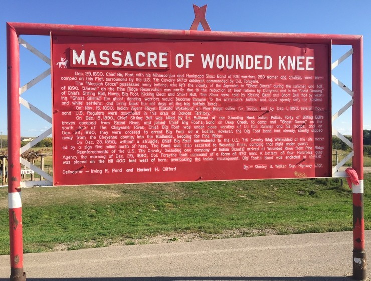 Memorial á masacre de Wounded Knee, na Reserva India de Pine Ridge