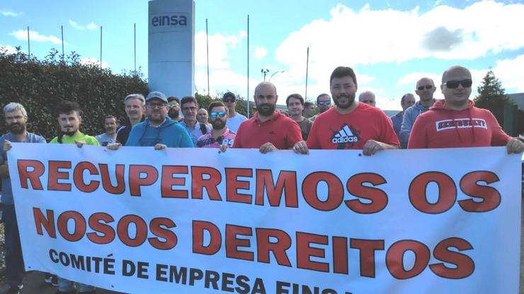 Concentración dos traballadores en Einsa nas Pontes (A Coruña) 