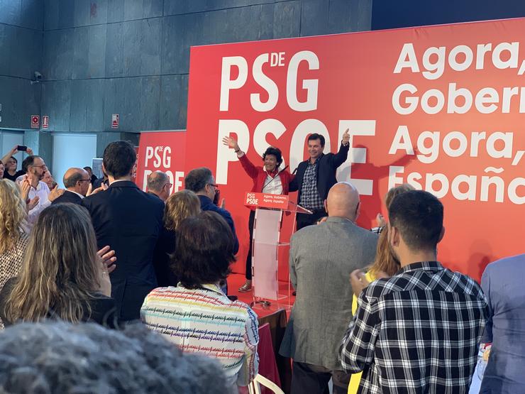 A ministra de Educación e Universidades, Isabel Celaá, e o secretario xeral do PSdeG, Gonzalo Caballero, en Ourense 