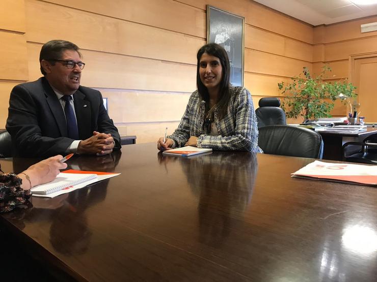 A candidata de Cidadáns ao Congreso pola Coruña, María Vilas, reúnese co reitor da UDC, Xullo Abalde. CIDADÁNS 