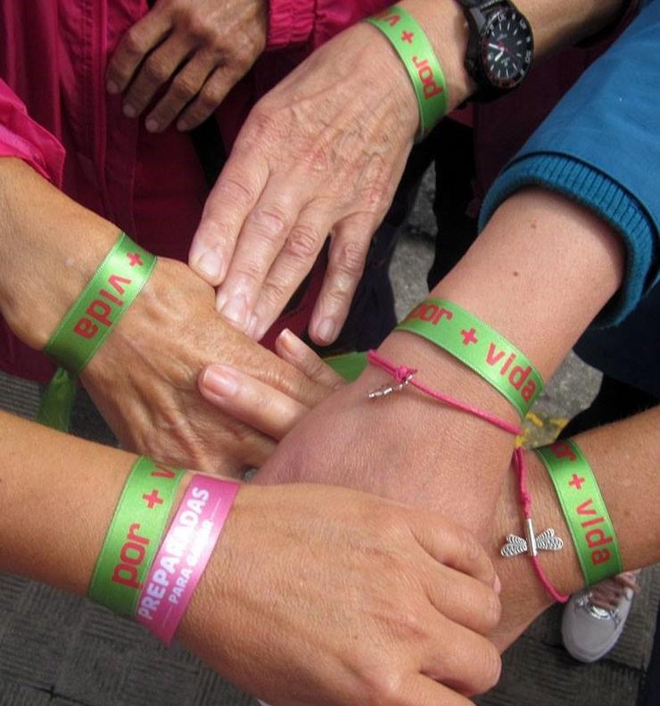 Mulleres sobreviventes de cancro en Fene (A Coruña). POR MÁIS VIDA
