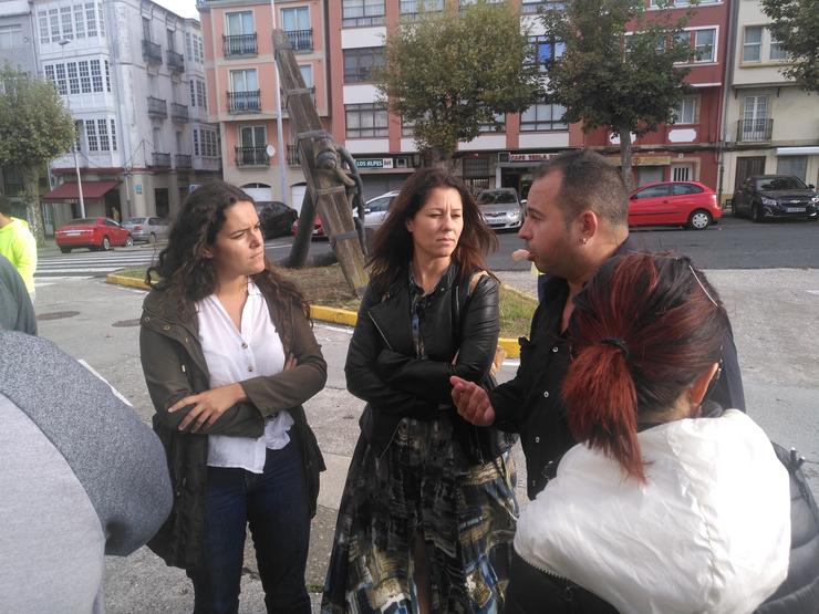A portavoz do Grupo Común dá Esquerda, Luca Chao, reúnese co comité de folga da UTE Tecman-Rayma. / Europa Press