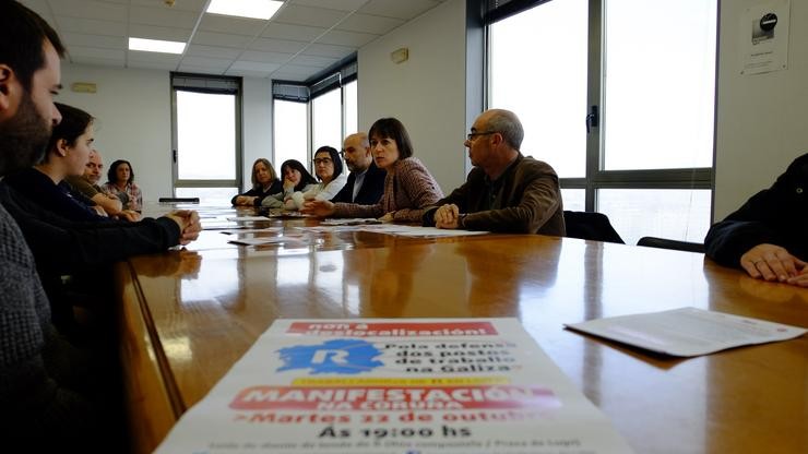 A portavoz nacional do BNG, Ana Pontón, e o candidato ao Congreso, Néstor Rego, reúnense con traballadores de R. BNG 