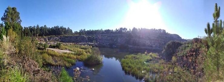 Lagoa da canteira de Casalonga / Casalonga Limpa de Residuos