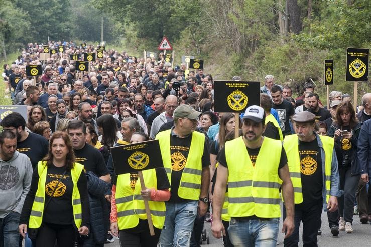 Manifestación na canteira de Casalonga-Teo