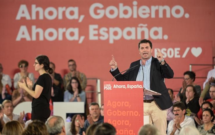 O secretario xeral dos socialistas galegos, Gonzalo Caballero, nun acto de campaña 