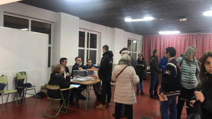 Os colexios electorais galegos abertos para a votación das eleccións xerais do 10 de novembro / Europa Press