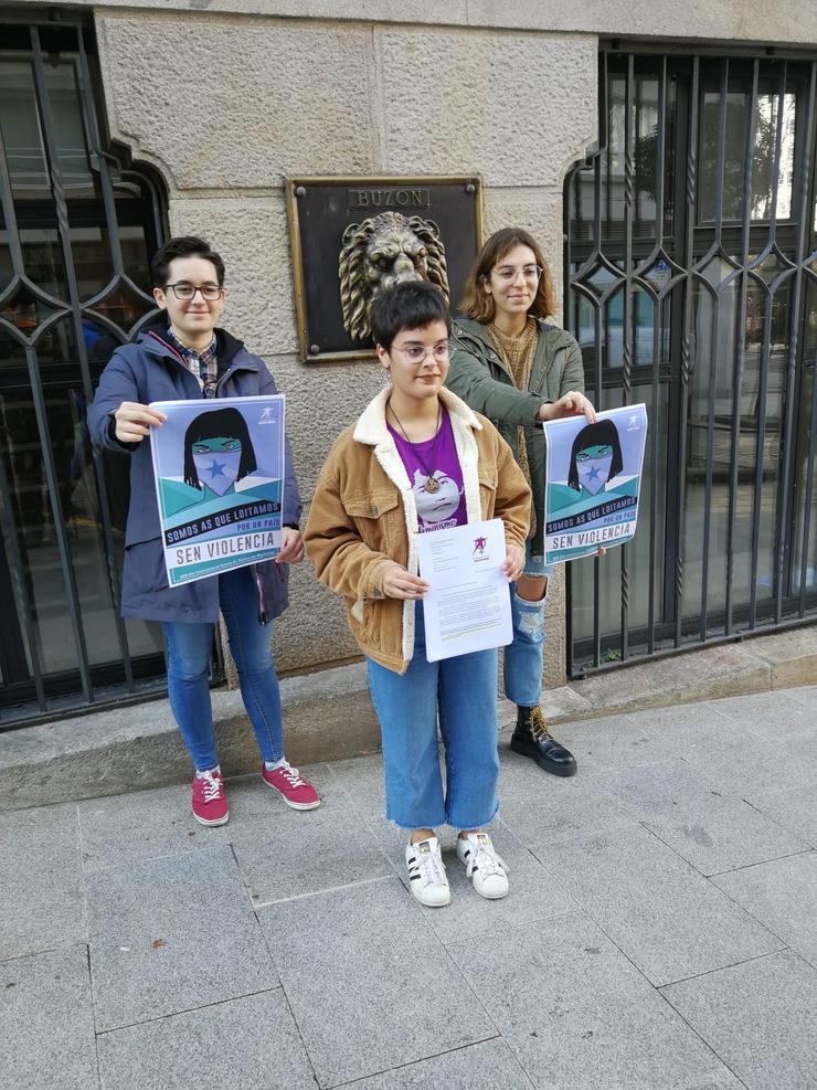 Representantes de Galiza Nova en Vigo.. GALIZA NOVA / Europa Press