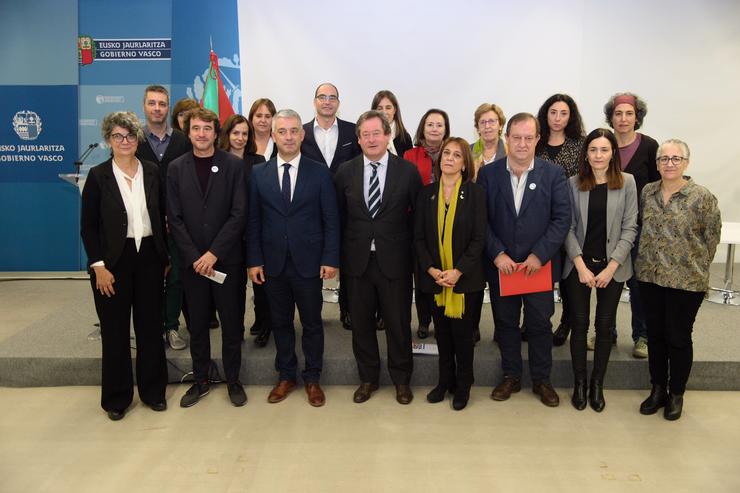 Reunión en Bilbao da Comisión de Seguimento do Protocolo de colaboración en materia de política lingüística, na que participan os gobernos de Euskadi, Galicia, Cataluña, Navarra, Illas Baleares e Comunidade Valenciana.. IREKIA 