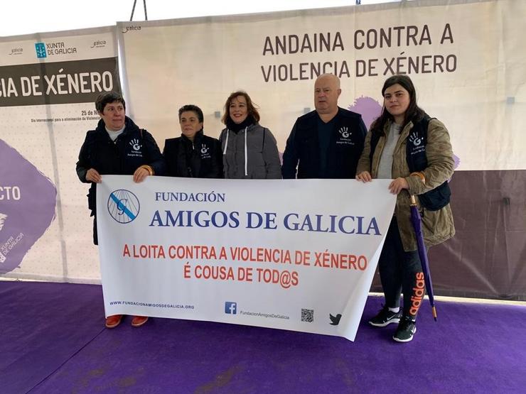 Membros da Fundación Amigos de Galicia coa secretaria xeral de Igualdade, Susana López Abella.