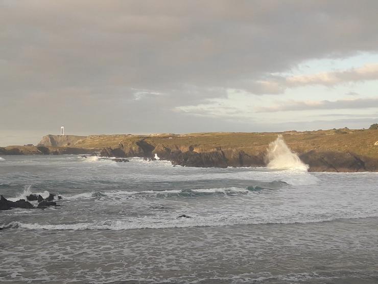 Ondas na praia de Meirás, Valdoviño (A Coruña) temporal, ondada. EUROPA PRESS - Arquivo 