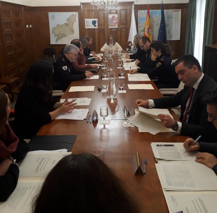 A subdelegada do Goberno, Pilar López-Rioboo, preside a reunión da comisión provincial para a coordinación contra a violencia de xénero. SUBDELEGACIÓN DO GOBERNO / Europa Press
