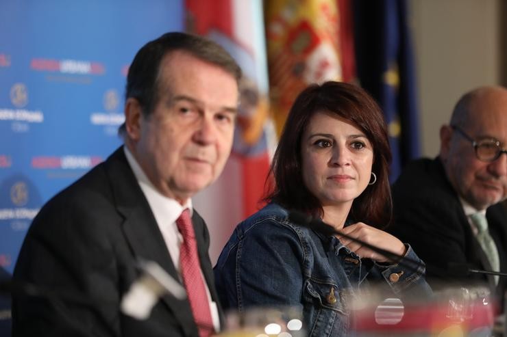 O alcalde de Vigo, Abel Caballero e a portavoz do PSOE no Congreso dos Deputados, Adriana Lastra durante a presentación do alcalde na conferencia-almorzo organizada por Nova Economía Fórum no Hotel Westin Palace, en Madrid (España), a 2. Marta Fernández Xara - Europa Press / Europa Press