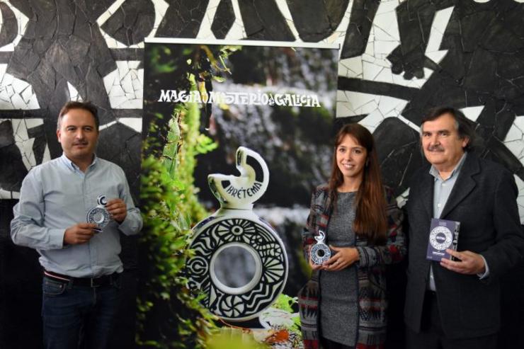 Marzán, Méndez Toriza e García, na presentación do perfume Brétema, elaborado por Sargadelos / XdM