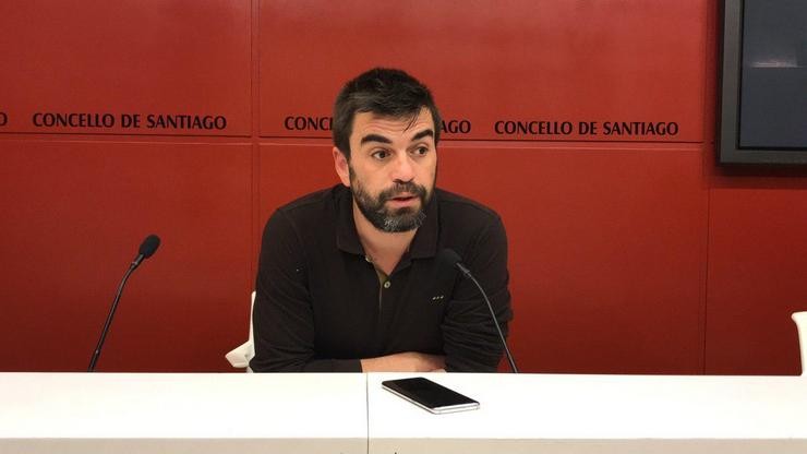 O concelleiro de Compostela Aberta Rafael Pena en rolda de prensa.. COMPOSTELA ABERTA 