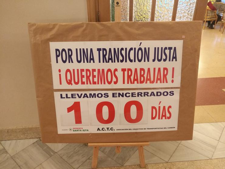 Os traballadores transportistas de Endesa levan máis de 100 días encerrados como símbolo de protesta 