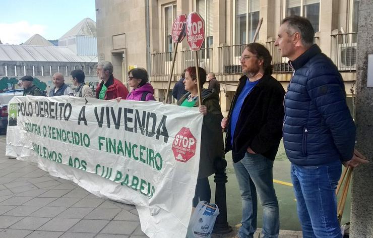 Protesta após o desafiuzamento dunha familia en Ourense 