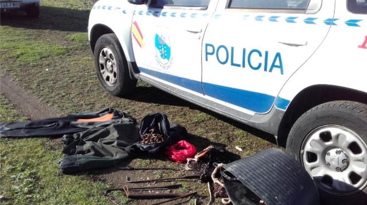 A Policía Autonómica e Gardacostas interveñen percebe extraído de forma furtiva na Coruña.. XUNTA / Europa Press