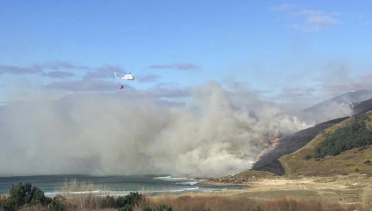 Incendio na parroquia de San Martiño de Duio, en Fisterra  