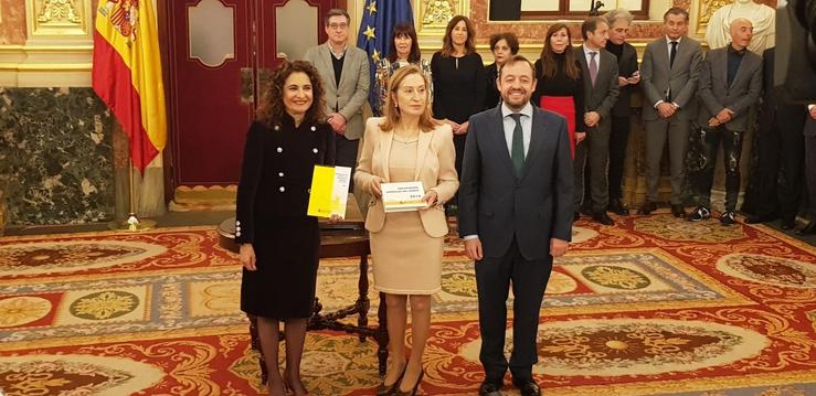 María Jesús Montero, Ana Pastor e Francisco da Torre, cos PGE 2019 