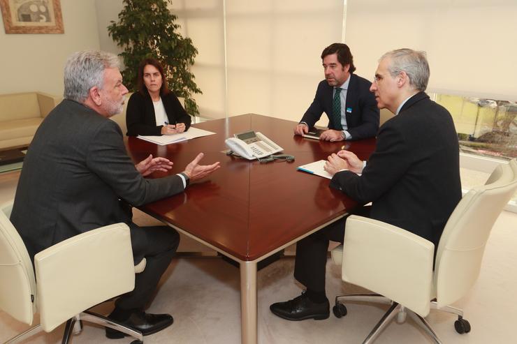O conselleiro de Economía, Francisco Conde, nunha reunión con Boeing. XUNTA / Europa Press