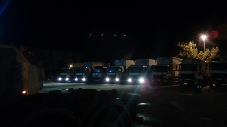 Camións arrincando para as súas demarcacións / Moncho Mariño