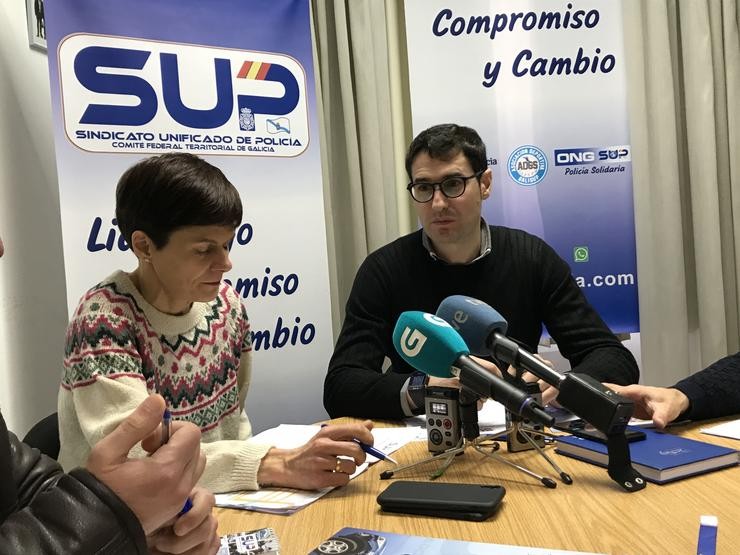 Sandra Castro e Roberto González, do SUP, en rolda de prensa 