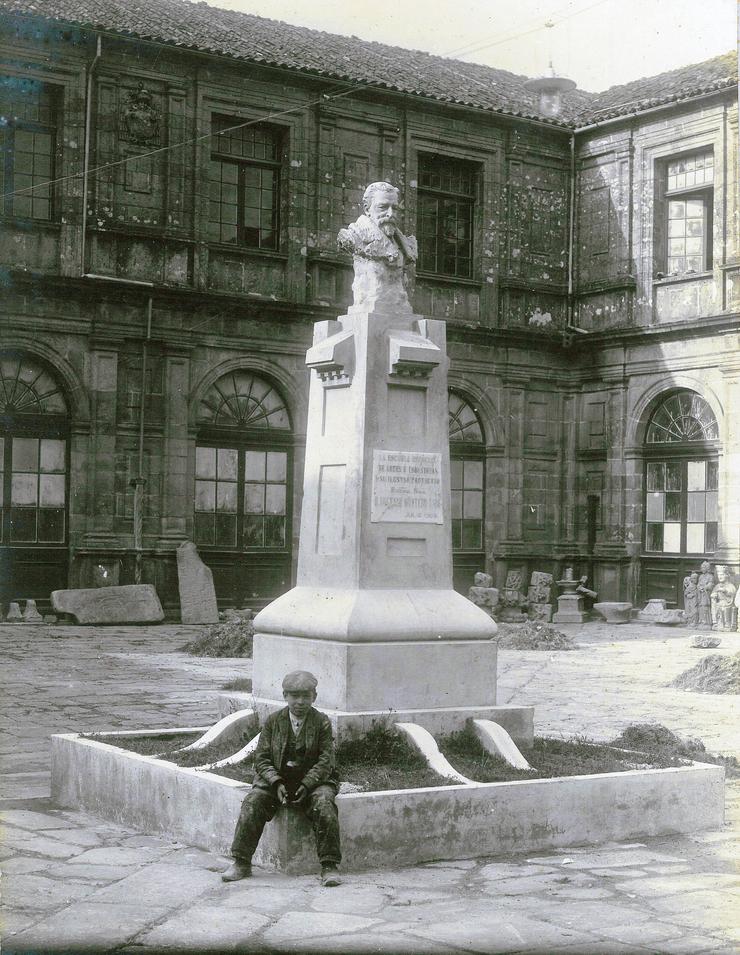 Un libro repasa as orixes da fotografía en Galicia a través do estudo. CONSORCIO DE SANTIAGO - Arquivo 