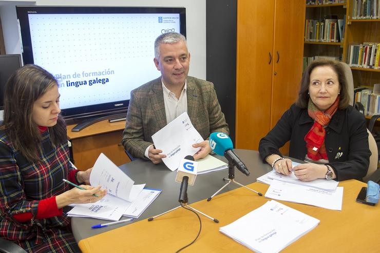 O novo Plan de Formación en Lingua Galega da Xunta aposta polos cursos ou. XUNTA 