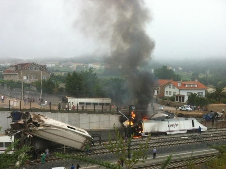 Accidente dun tren Alvia en Angrois (Santiago) o 24 de xullo de 2013. EUROPA PRESS - Arquivo 